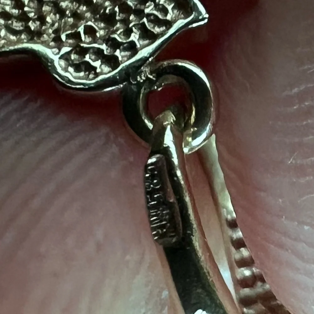 Solid Rose gold gold fish pendant - Picture 4 of 7